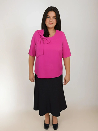 Bluză cu croială clasică și mâneci scurte, din voal, disponibilă în mai multe culori. Detaliul …