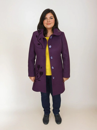 Scurtă damă din stofă cu căptușeală, pentru confort maxim, disponibilă într-o gamă variată de …